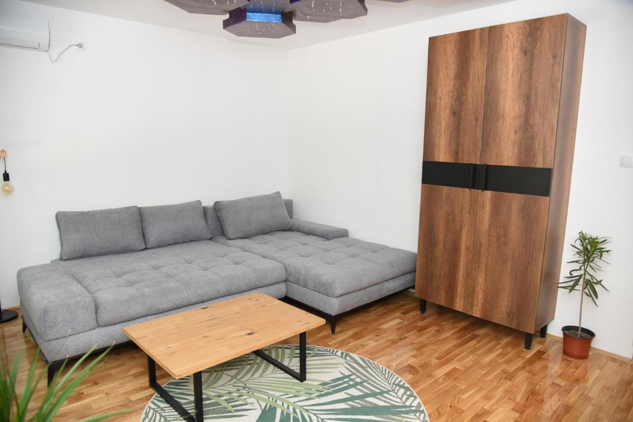 Garden Apartment - Oaza U Centru Grada Novi Sad Eksteriør bilde