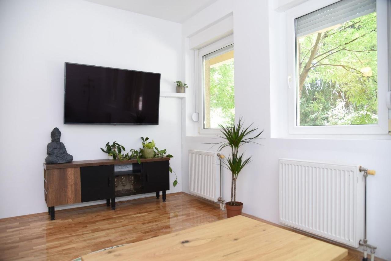 Garden Apartment - Oaza U Centru Grada Novi Sad Eksteriør bilde
