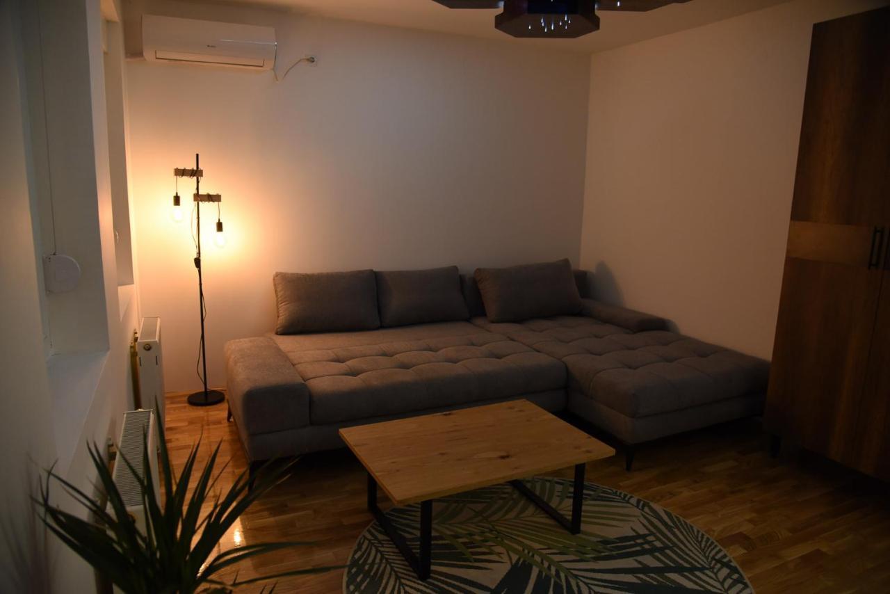 Garden Apartment - Oaza U Centru Grada Novi Sad Eksteriør bilde
