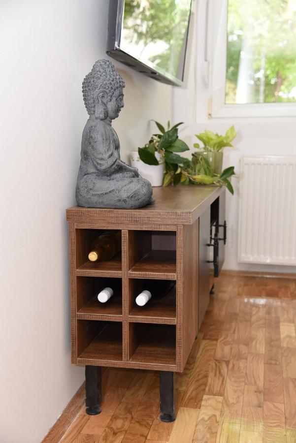 Garden Apartment - Oaza U Centru Grada Novi Sad Eksteriør bilde
