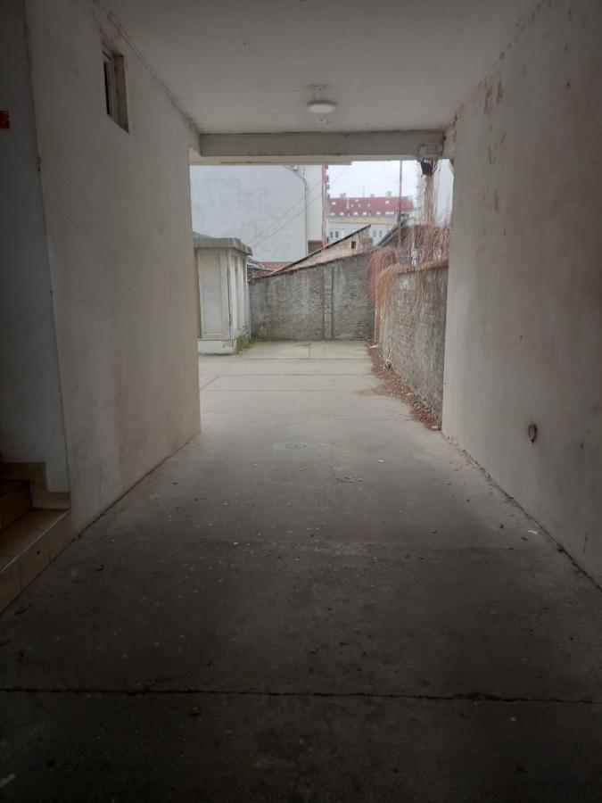 Garden Apartment - Oaza U Centru Grada Novi Sad Eksteriør bilde